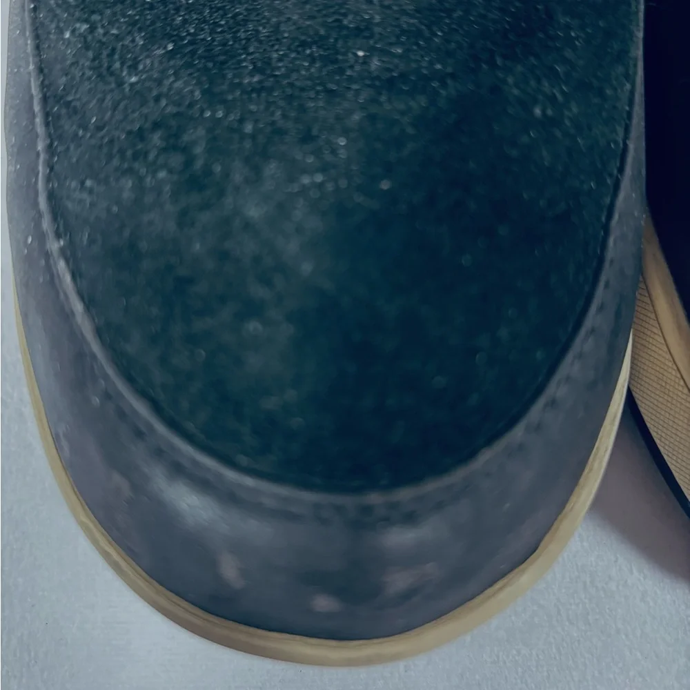 Koolaburra Black Winter Boots with Cream Sole **Flaw